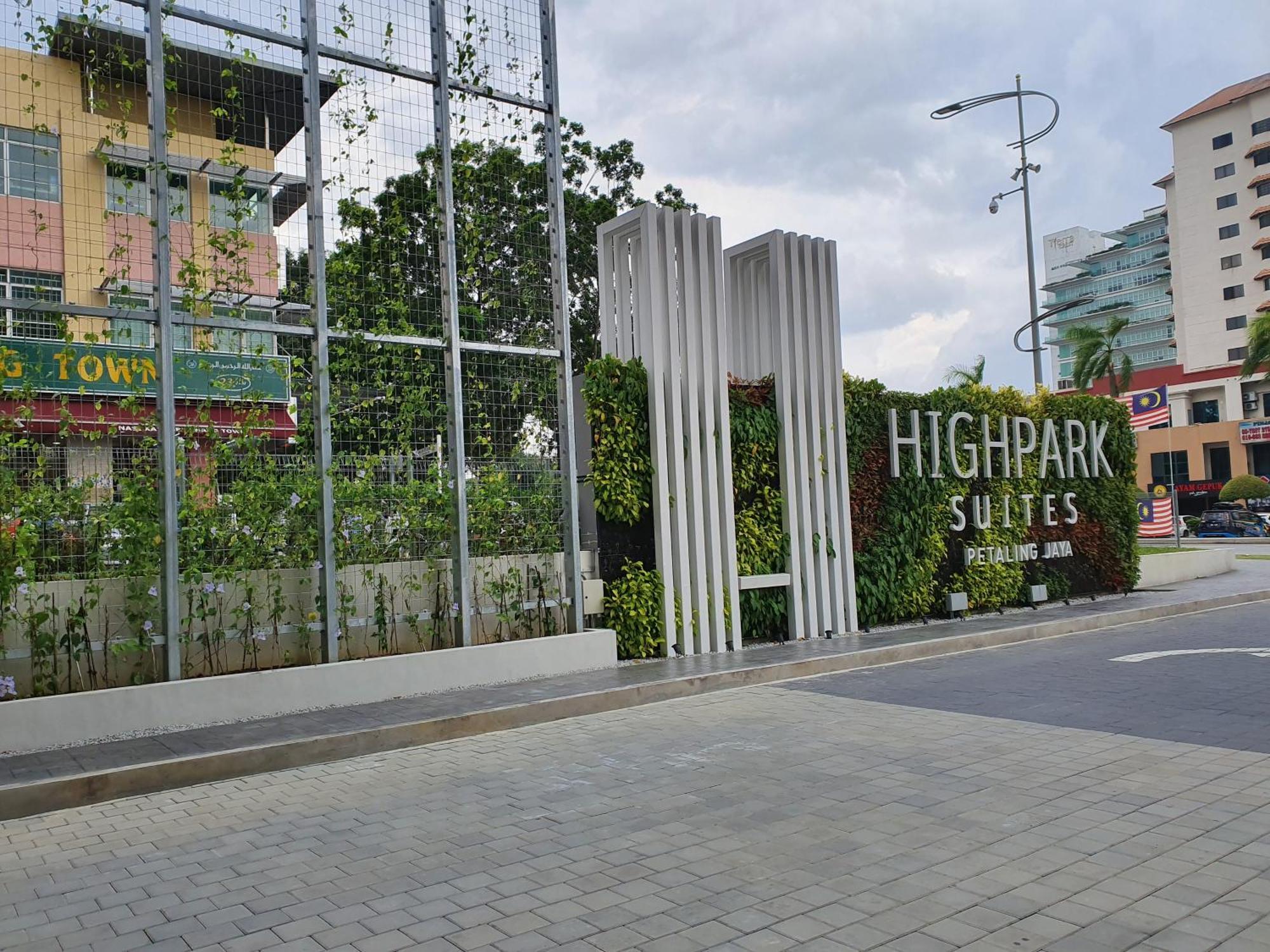Highpark Suites In Petaling Jaya, Kelana Jaya By Plush Kampong Baharu Sungai Way Eksteriør bilde