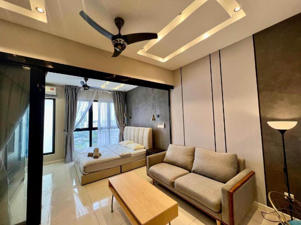 Highpark Suites In Petaling Jaya, Kelana Jaya By Plush Kampong Baharu Sungai Way Eksteriør bilde
