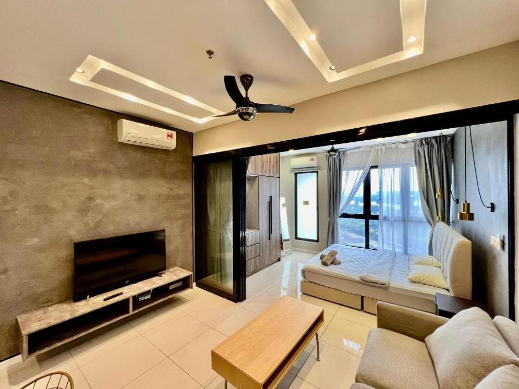 Highpark Suites In Petaling Jaya, Kelana Jaya By Plush Kampong Baharu Sungai Way Eksteriør bilde