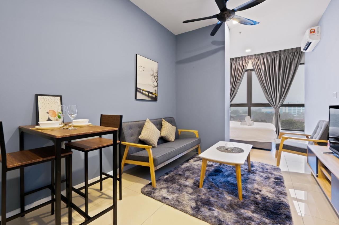 Highpark Suites In Petaling Jaya, Kelana Jaya By Plush Kampong Baharu Sungai Way Eksteriør bilde