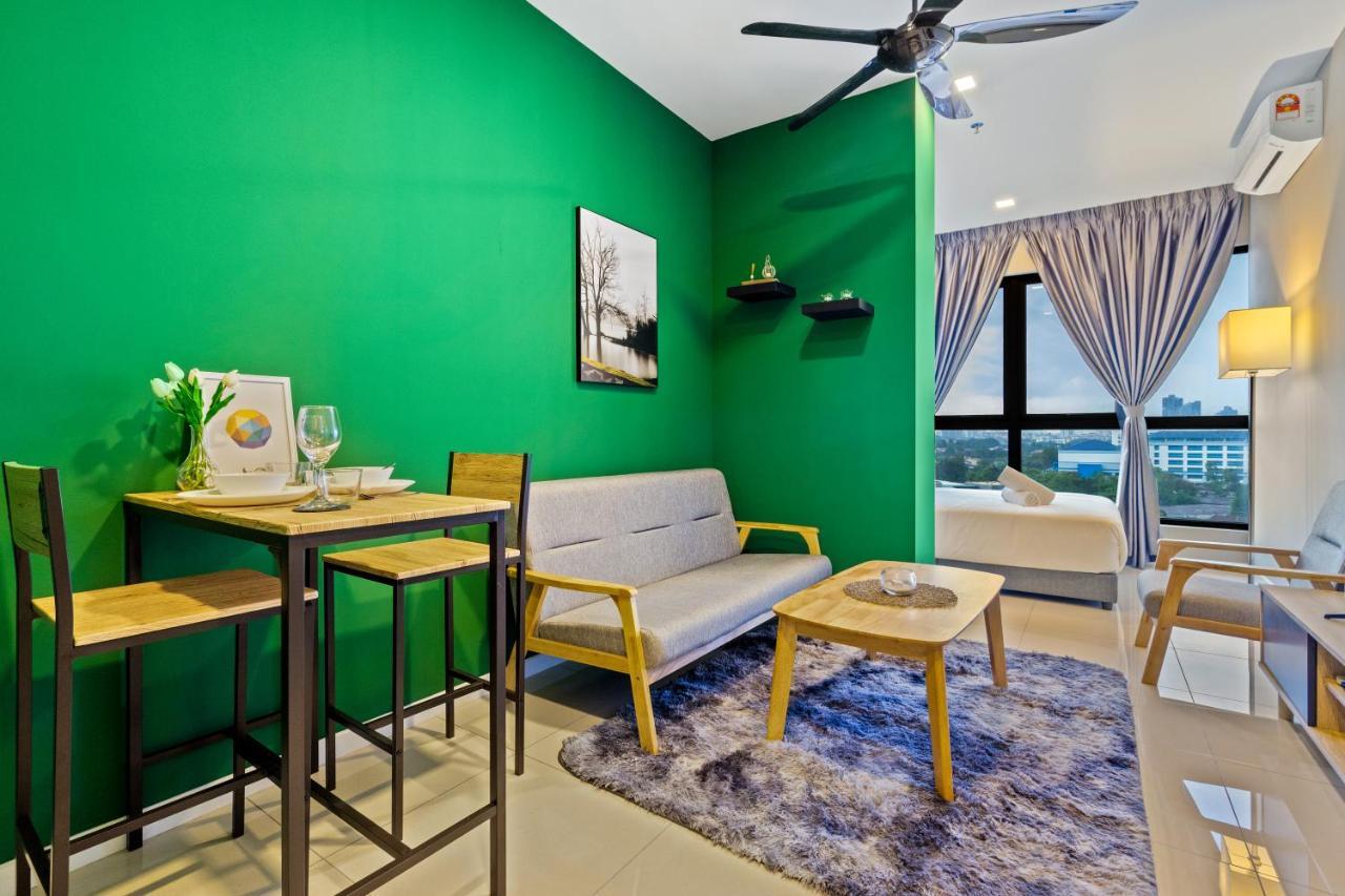 Highpark Suites In Petaling Jaya, Kelana Jaya By Plush Kampong Baharu Sungai Way Eksteriør bilde