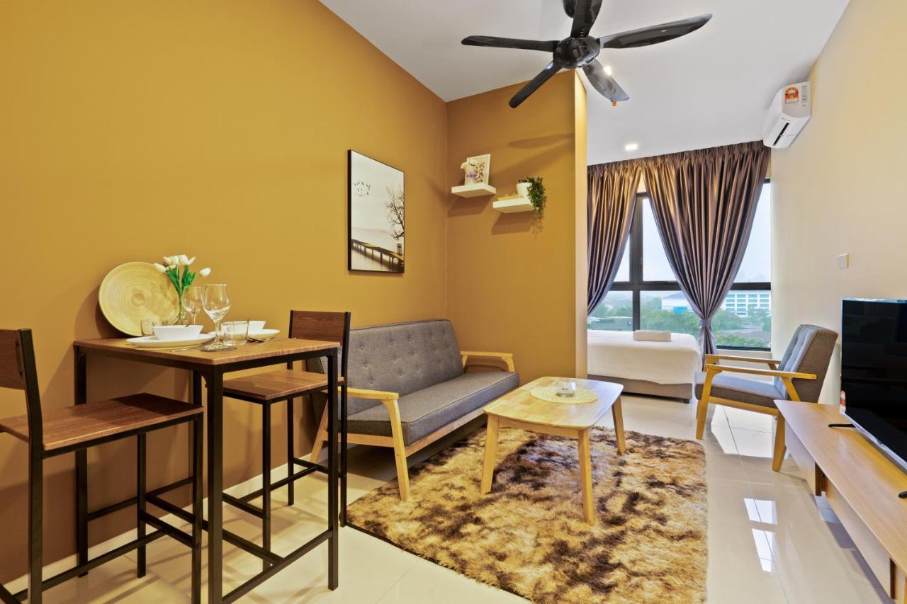 Highpark Suites In Petaling Jaya, Kelana Jaya By Plush Kampong Baharu Sungai Way Eksteriør bilde